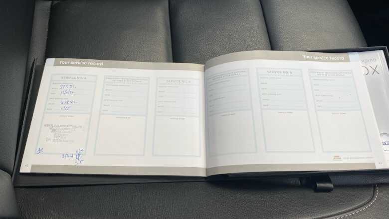 Volvo Xc40 2.0 B4P Inscription 5dr AWD Auto Petrol Estate